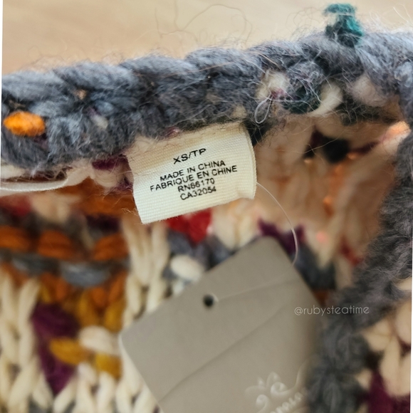 Chunky Knit Boho Neo Fairisle Cardigan Sweater, Wooden Toggle Buttons, ANTHRO - Picture 13 of 16